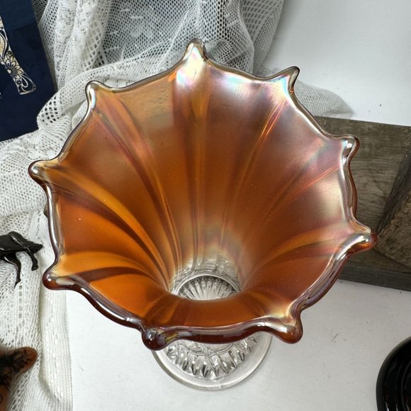 Vintage Carnival Vase 8" Tall excellent Condition - Picture 3 of 8